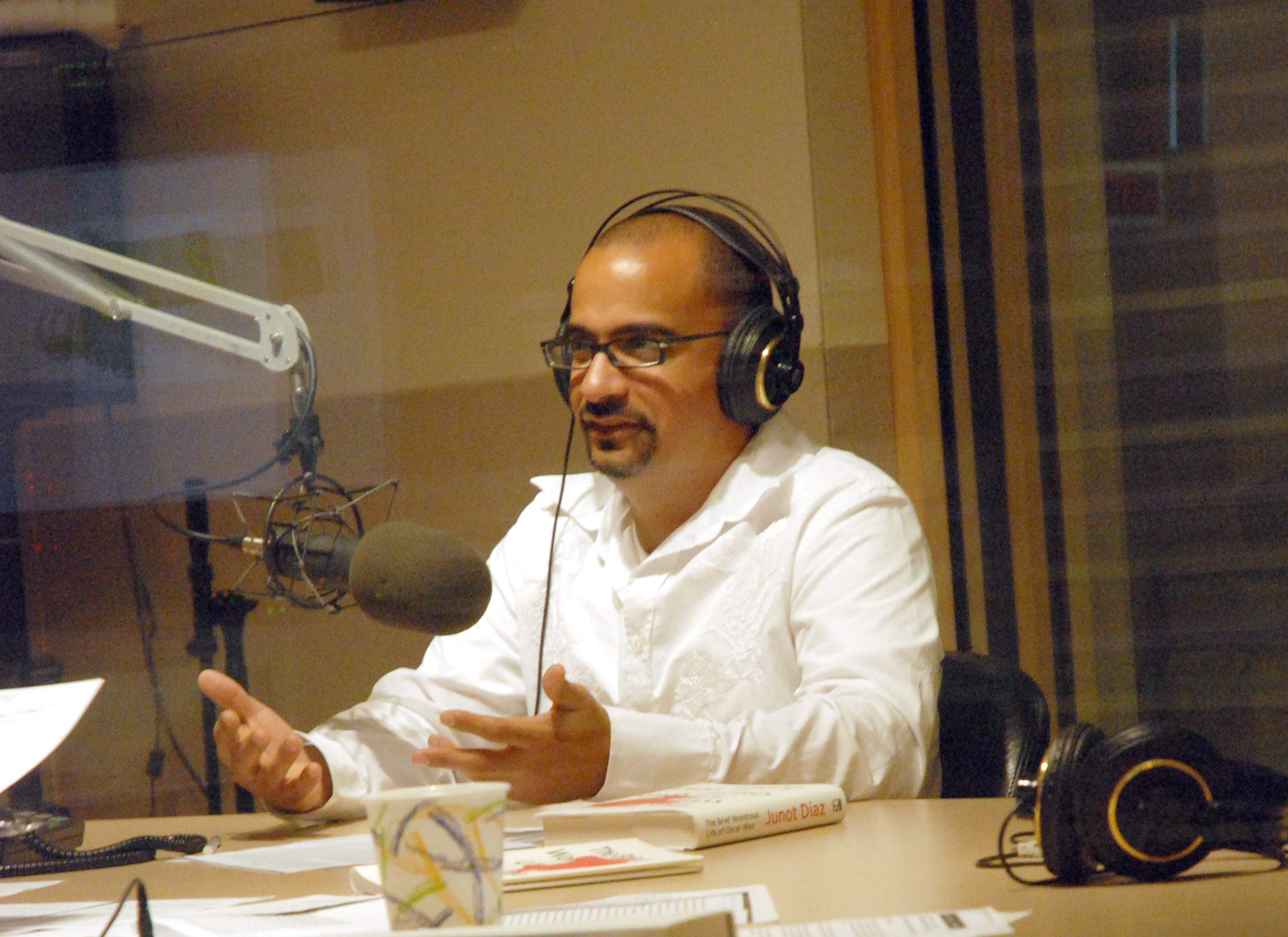 This Is How You Listen: Reading Critically Junot Díaz’s Audiobook